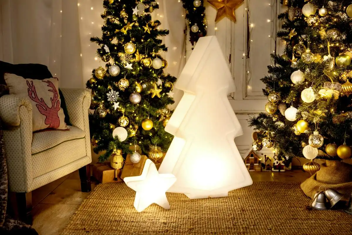 Świecące dekoracje świąteczne gwiazdka i choinka