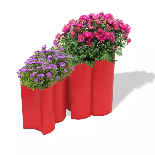 Czerwone donice Addpot 50 z astrem i Addpot 70 z chryzantemą
