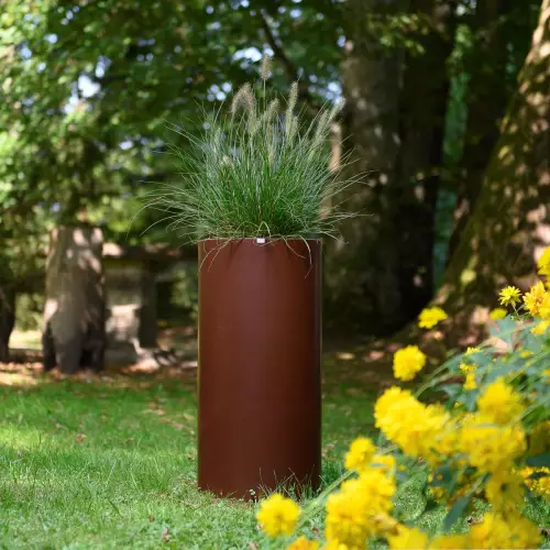 Donica Hebe 70 w kolorze brązowym z trawą ozdobną