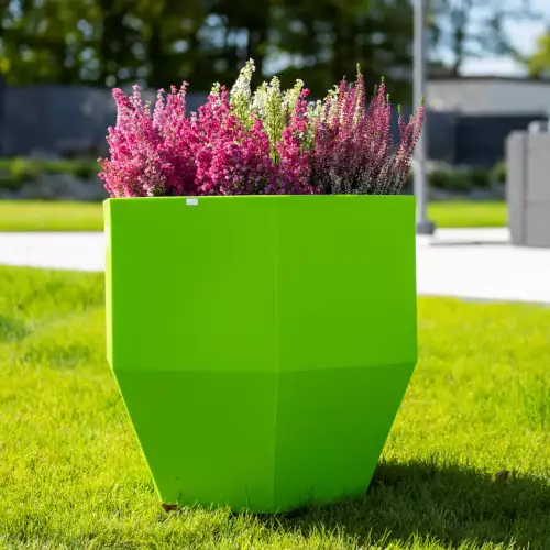 Donica Kalas w kolorze limonkowym w aranżacji