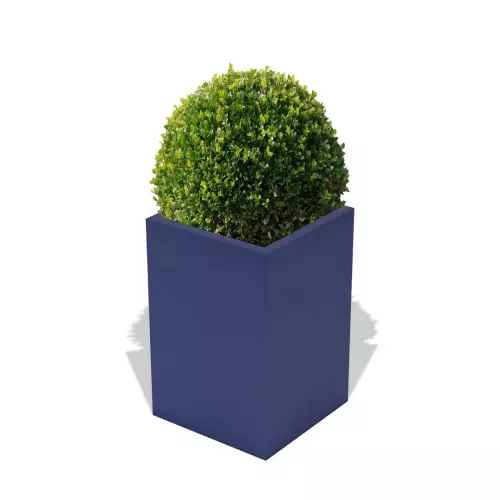 Niebieska donica Quadri z formowanym bukszpanem