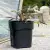Czarna donica Flora w aranżacji