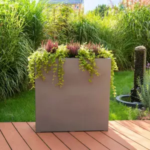 wysoka prostokątna donica na taras
