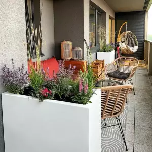 duża biała donica na taras wysoka 80 cm