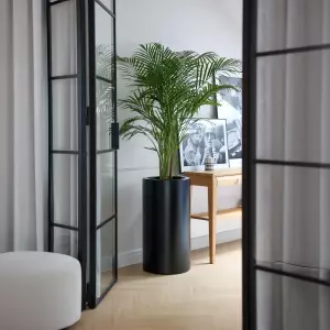 czarna donica okrągła 60 cm do salonu