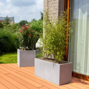 donice tarasowe jak z betonu architektonicznego