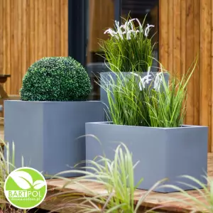 Donice na taras Pixel M, Lungo i Tower Pot M w kolorze szarym