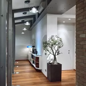 Czarna prostokątna donica do nowoczesnego wnętrza