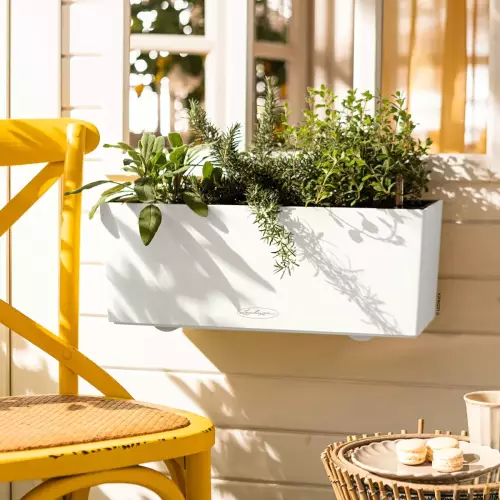 Biała doniczka balkonowa Lechuza Balconera Color 40