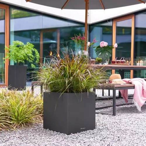 Trawy w donicy Lechuza Canto Stone 40 w kolorze grafitowy czarny