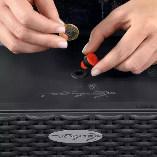 Korek spustowy w dnie doniczki Balconera Cottage