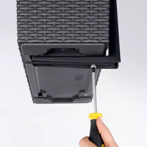 Dodatkowe zabezpieczenie przed wypadnięciem doniczek z uchwytów