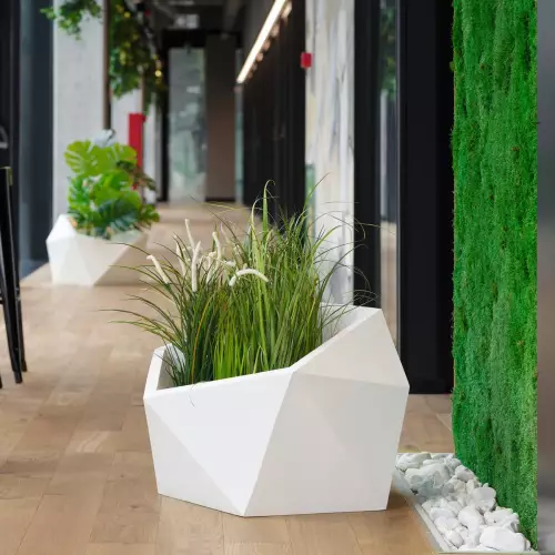 Donice Vesari 46 w nowoczesnym biurze