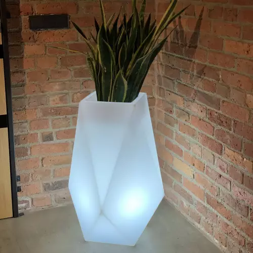 Podświetlana donica VOLCANO LIGHT w domu