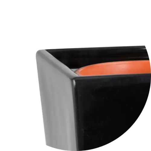 Górna krawędź donicy D102E w kolorze czarny połysk