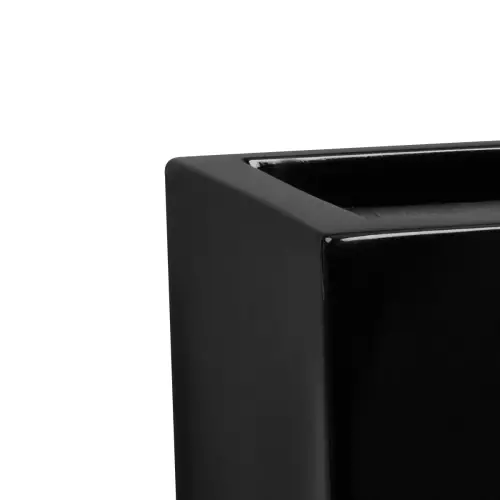 Górna krawędź donicy D934D w kolorze czarny połysk