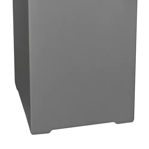 Charakterystyczne nóżki donicy D973B w kolorze szary mat