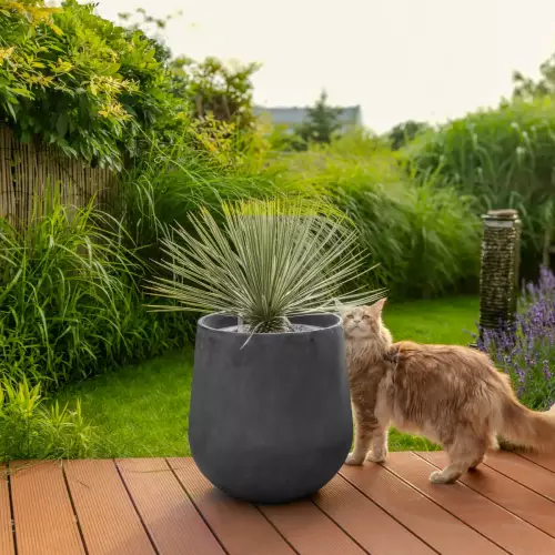 Donica SQ50 grafditowy beton na tarasie