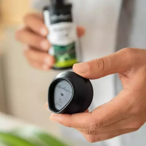 Praktyczna miarka do precyzyjnego dozowania nawozu w granulkach